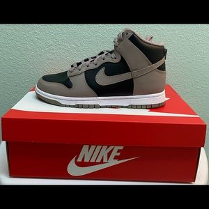 Nike women Dunk High Moon Fossil size 8.5